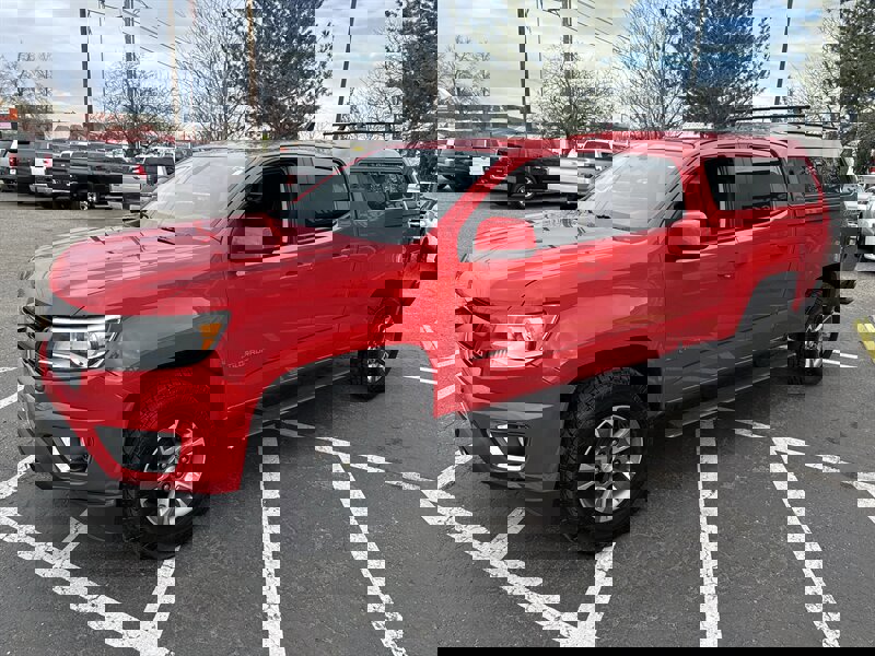 Used 2019 Chevrolet Colorado Z71 image 2