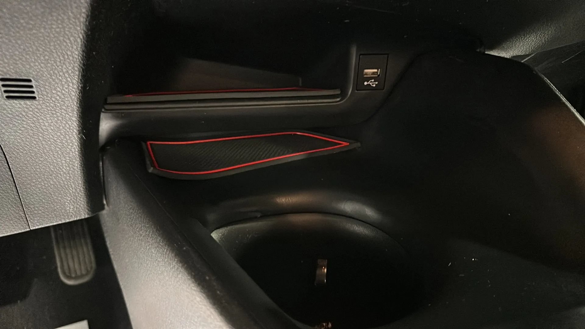 Used 2021 Toyota C-HR LE FWD image 21