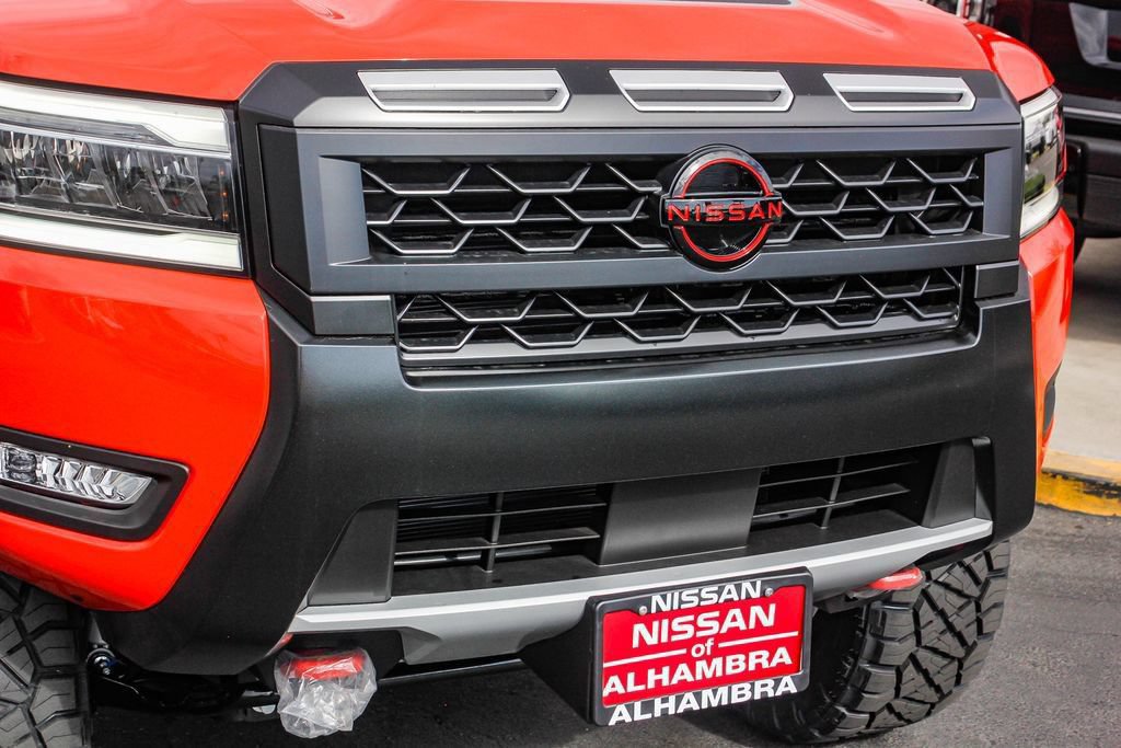 New 2025 Nissan Frontier PRO-4X w/ Black Accent Package AWD/4WD image 6