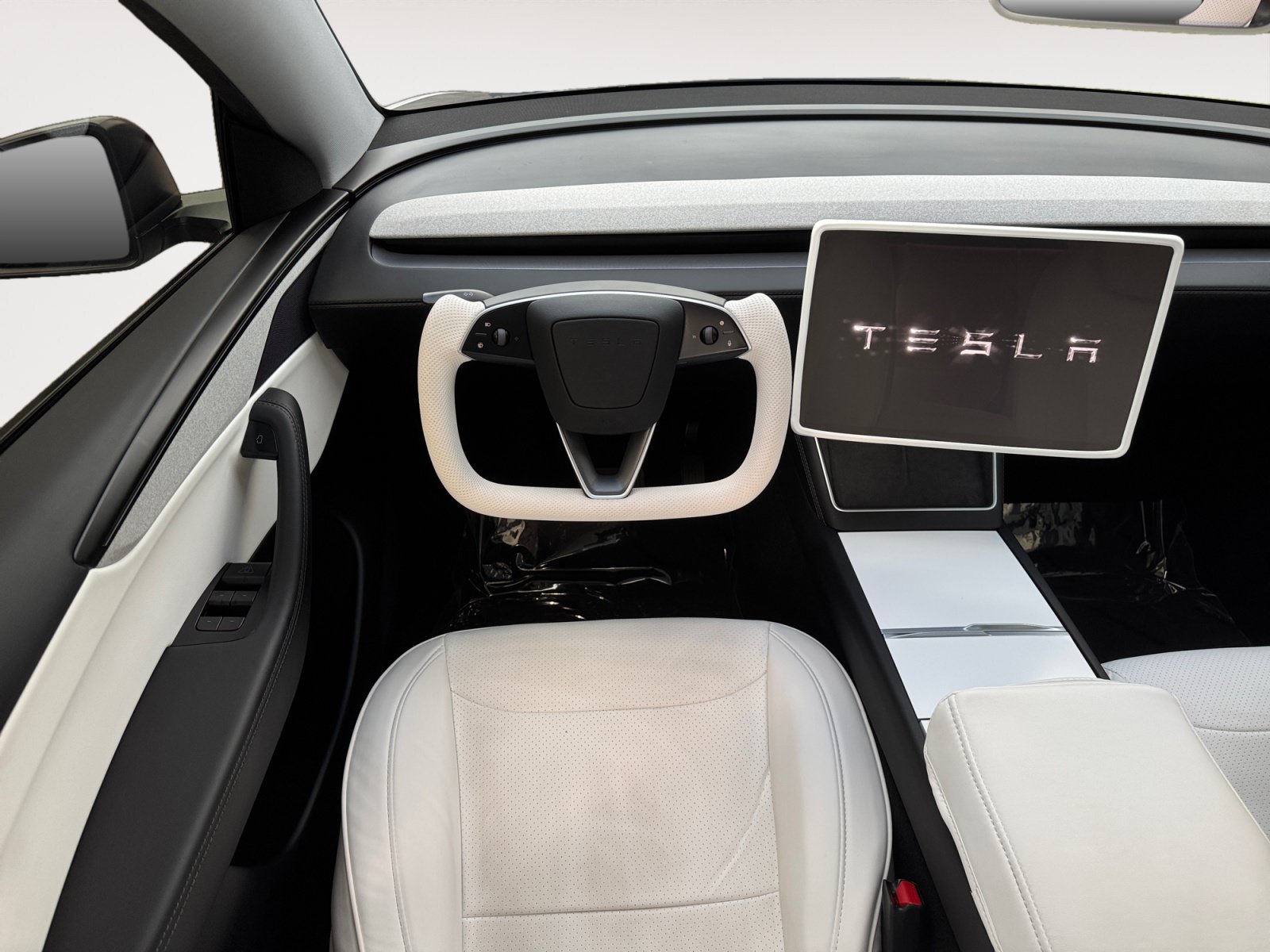 Used 2026 Tesla Model Y AWD image 10