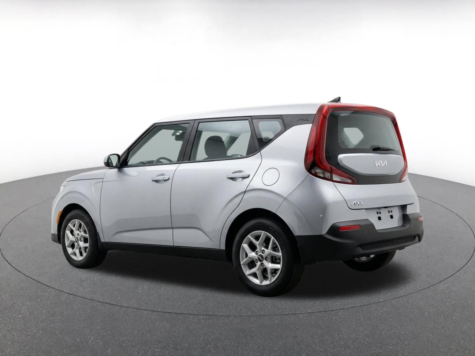 Used 2025 Kia Soul LX w/ LX Technology Package FWD image 7