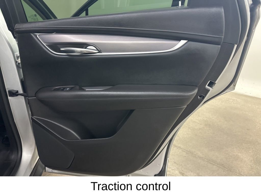 Used 2017 Cadillac XT5 Luxury image 23