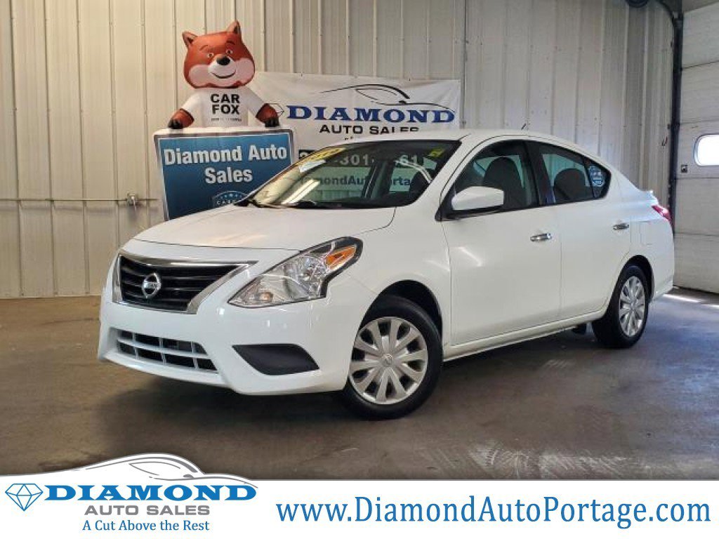 Used 2019 Nissan Versa SV FWD image 1