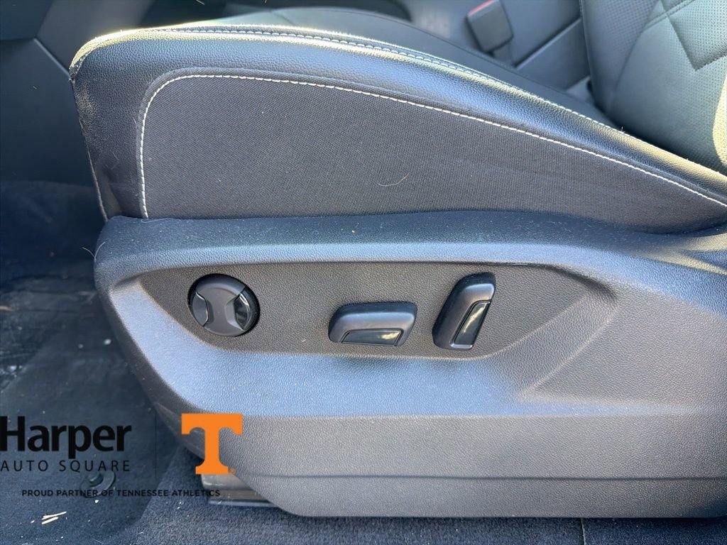 Used 2024 Volkswagen Atlas SE w/ Black Wheel Package image 19