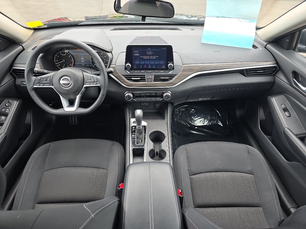 Used 2025 Nissan Altima 2.5 SV FWD image 22