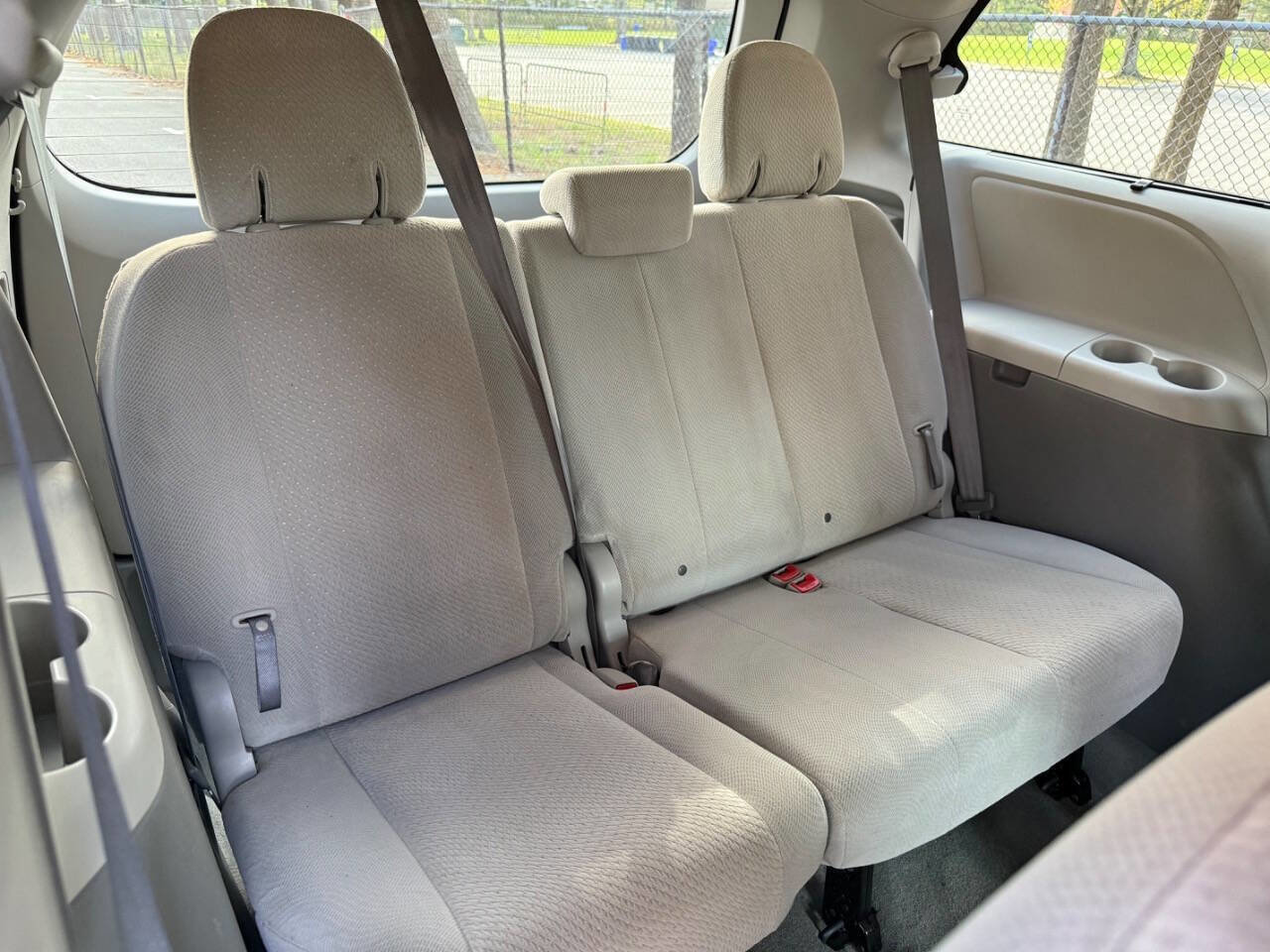 Used 2014 Toyota Sienna LE FWD image 20