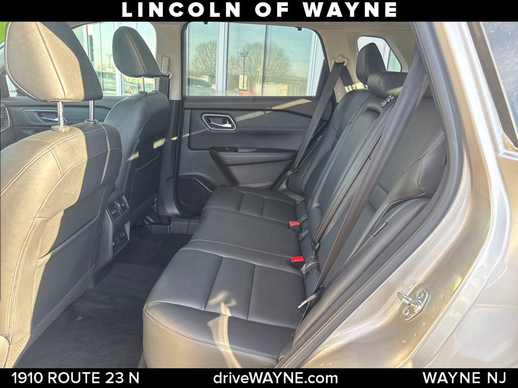 Used 2021 Nissan Rogue SL w/ Premium Package image 22