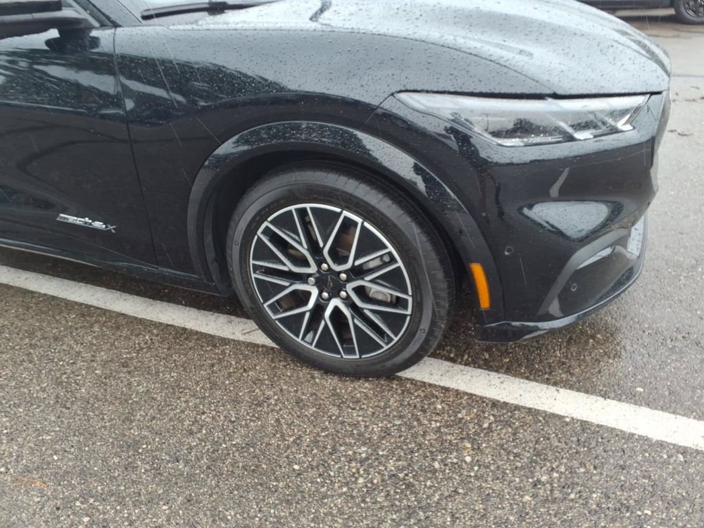 Certified 2024 Ford Mustang Mach-E Premium AWD/4WD image 4