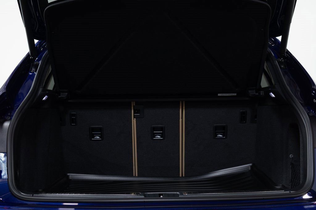 Certified 2025 Porsche Macan image 19