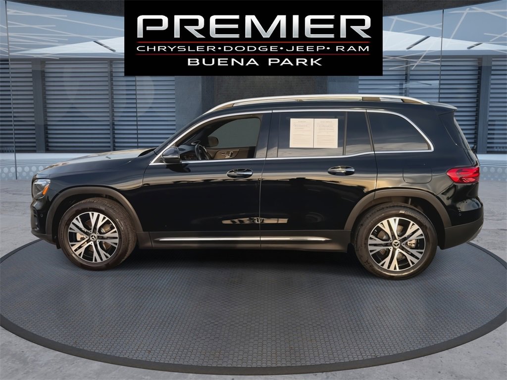 Used 2024 Mercedes-Benz GLB 250 4MATIC w/ Exclusive Package image 5