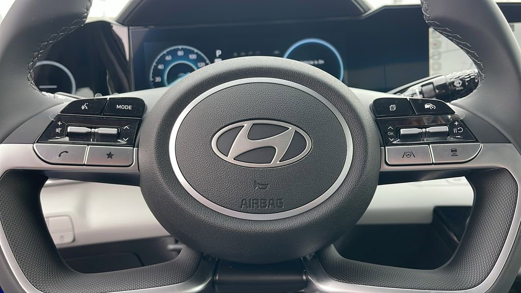 New 2025 Hyundai Elantra Limited image 24