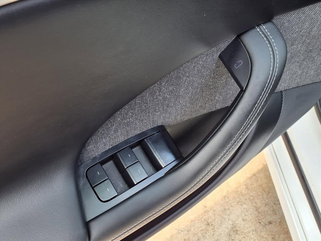 Used 2022 Tesla Model S image 25