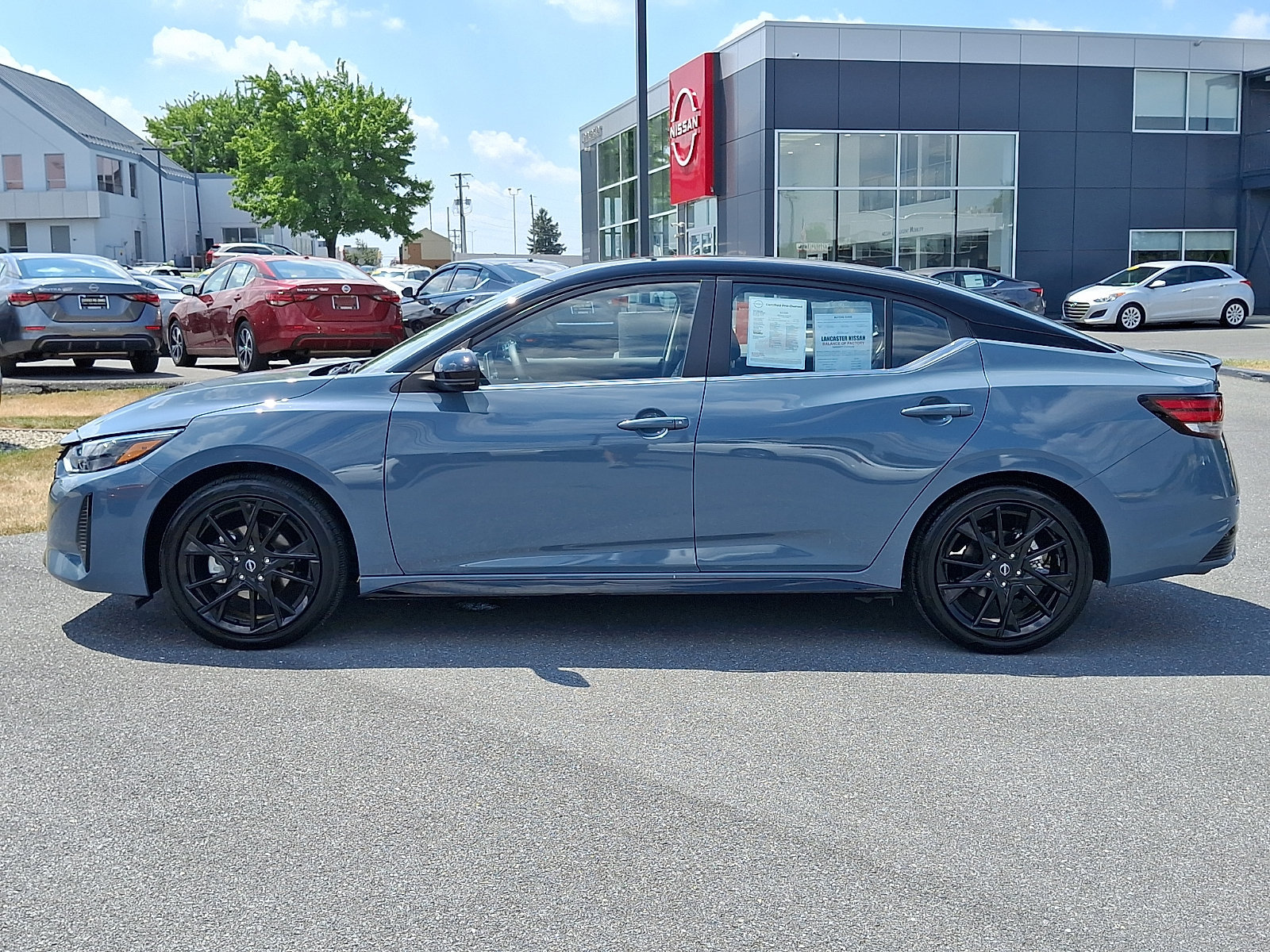 Certified 2025 Nissan Sentra SR w/ Midnight Edition FWD image 4