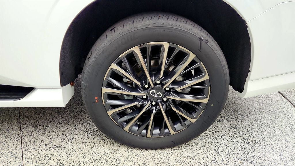 Used 2025 INFINITI QX80 Autograph AWD/4WD image 9