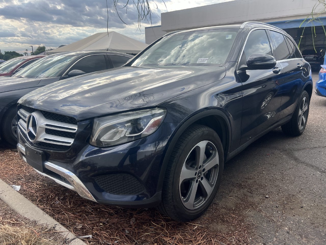 Used 2019 Mercedes-Benz GLC 300 4MATIC image 2