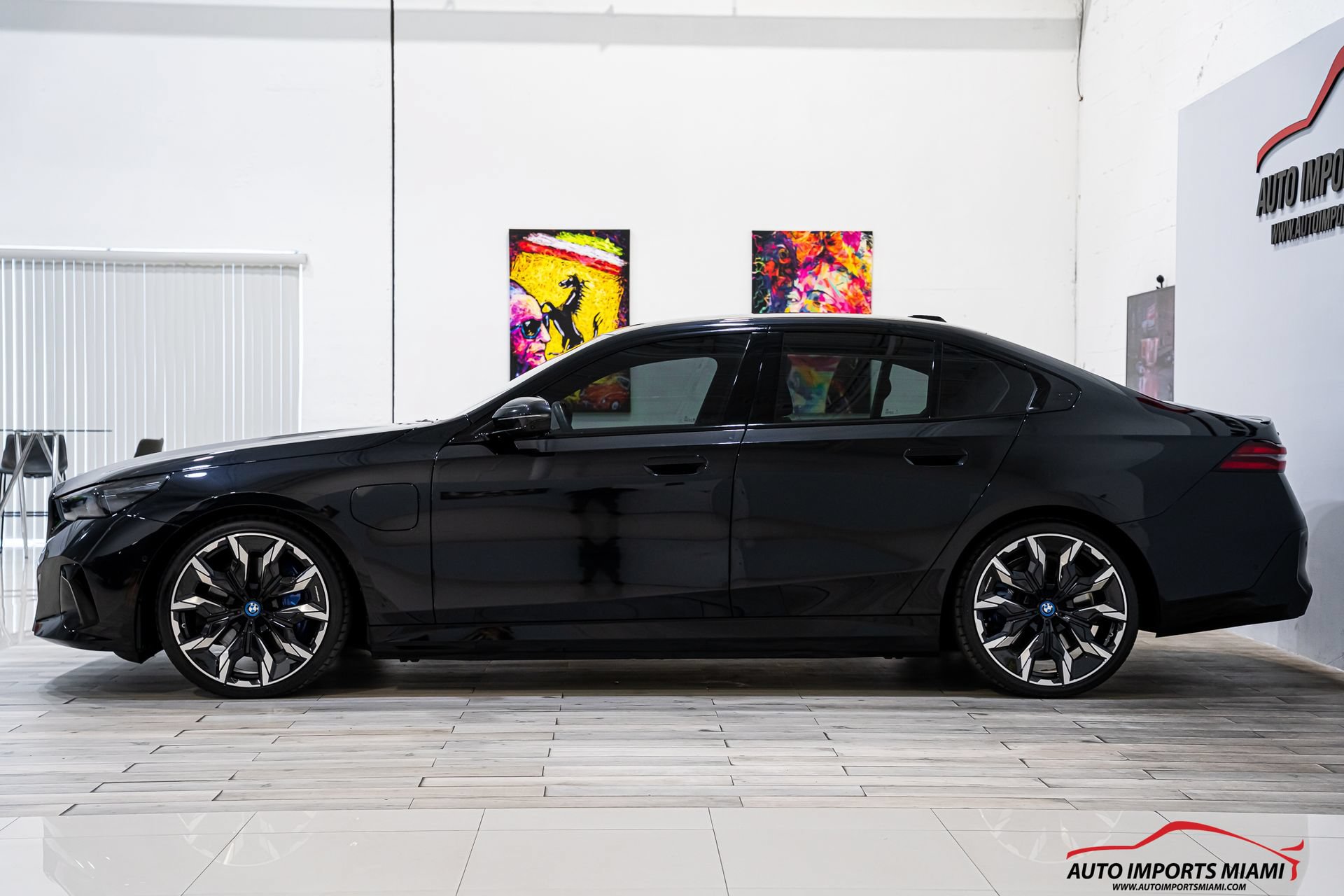 Used 2025 BMW 550e xDrive w/ Executive Package AWD/4WD image 12