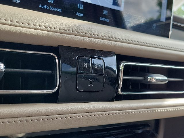 Used 2022 Lincoln Nautilus FWD w/ Premium Package image 26