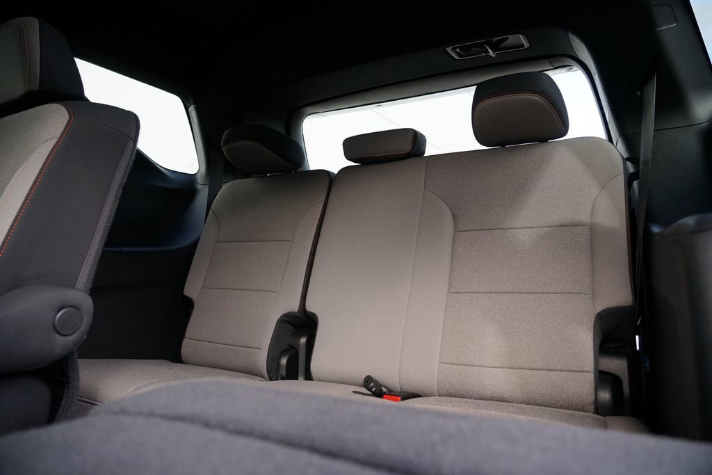 Used 2025 Chevrolet Traverse LT image 27