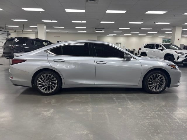 Used 2025 Lexus ES 350 Ultra Luxury FWD image 8