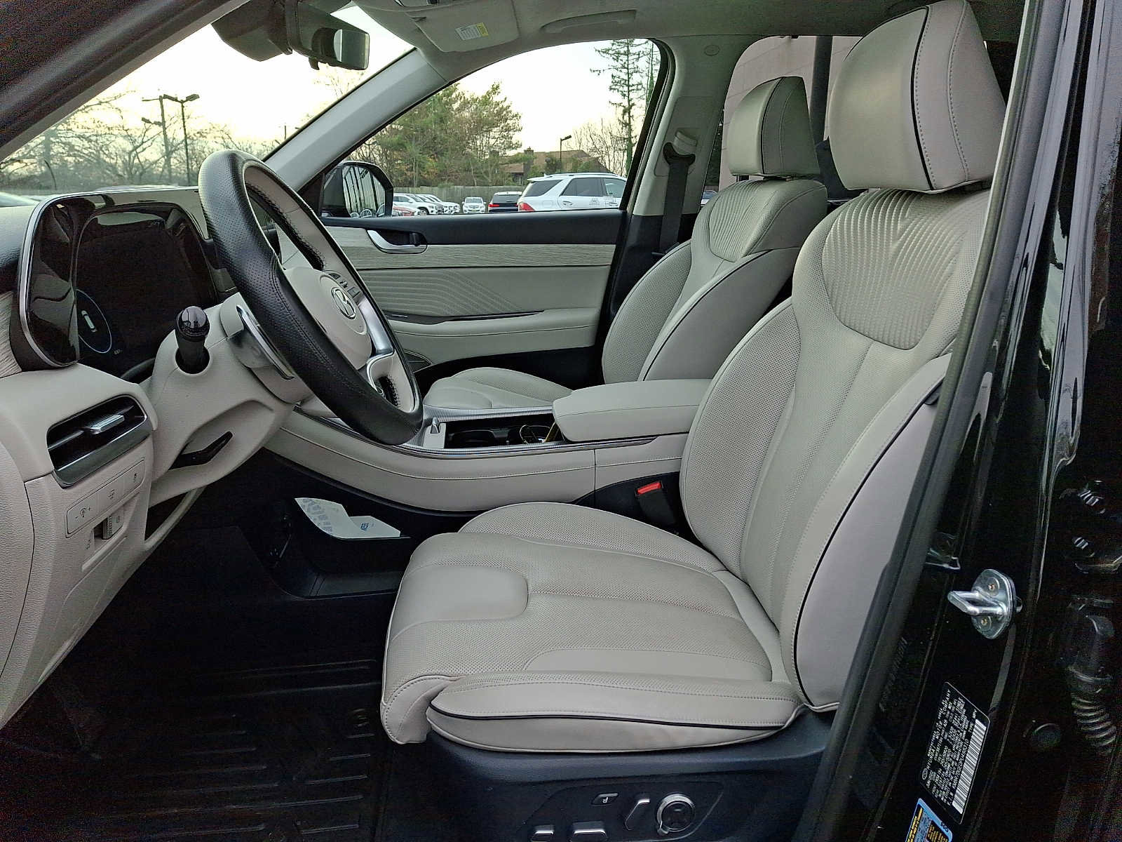 Used 2023 Hyundai Palisade Calligraphy image 11