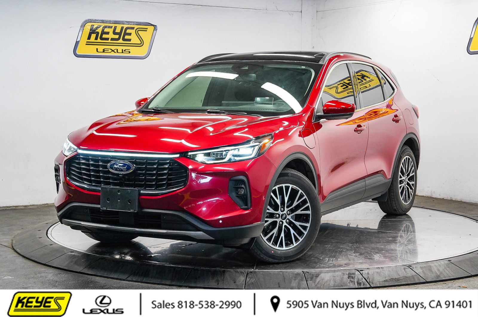 Used 2023 Ford Escape SE w/ PHEV Premium Package FWD image 1
