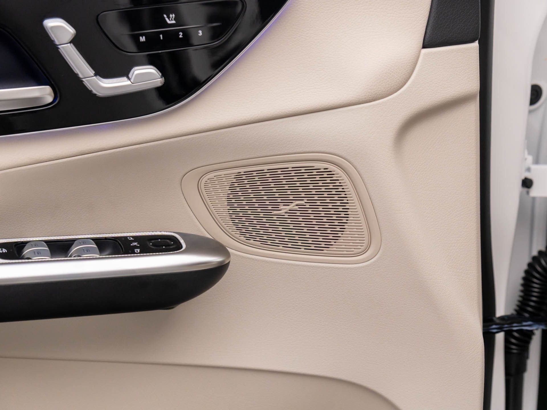 New 2025 Mercedes-Benz GLC 350e 4MATIC image 15