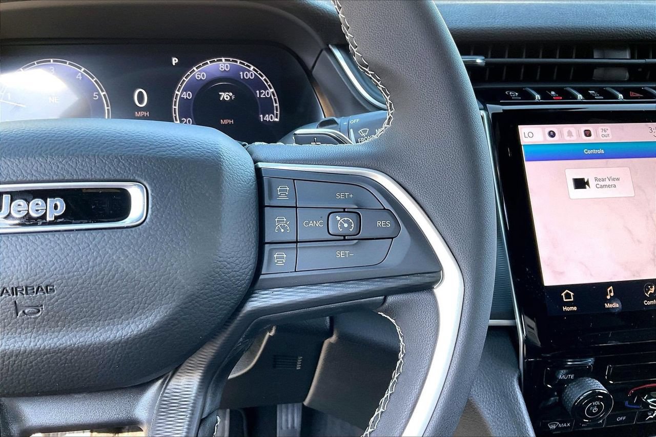 New 2027 Jeep Grand Cherokee Laredo RWD image 23