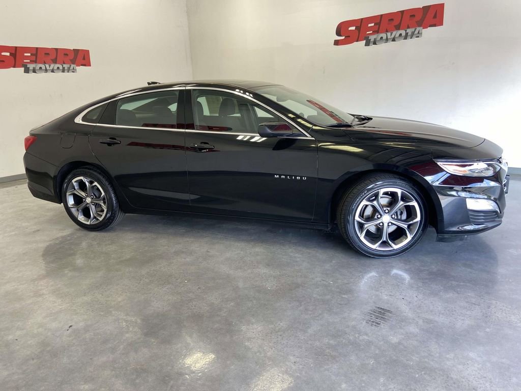 Used 2024 Chevrolet Malibu LT image 2