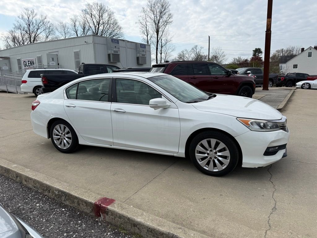 Used 2017 Honda Accord EX image 5