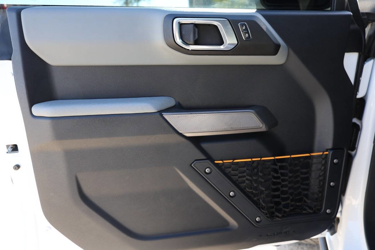 Used 2022 Ford Bronco Badlands image 12