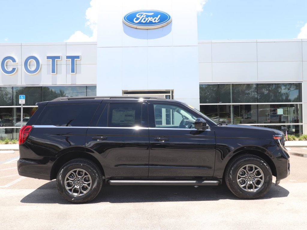 New 2027 Ford Expedition Active RWD image 17