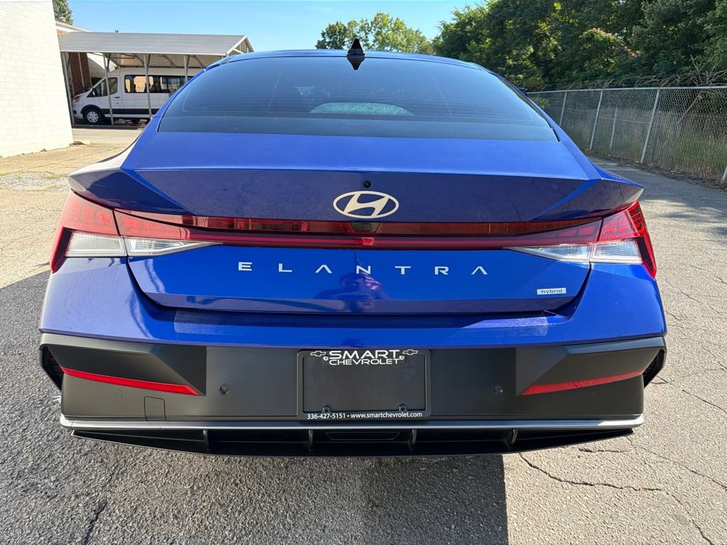 Used 2024 Hyundai Elantra Limited FWD image 4