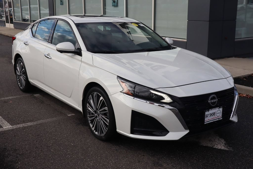 Certified 2025 Nissan Altima 2.5 SL FWD image 3