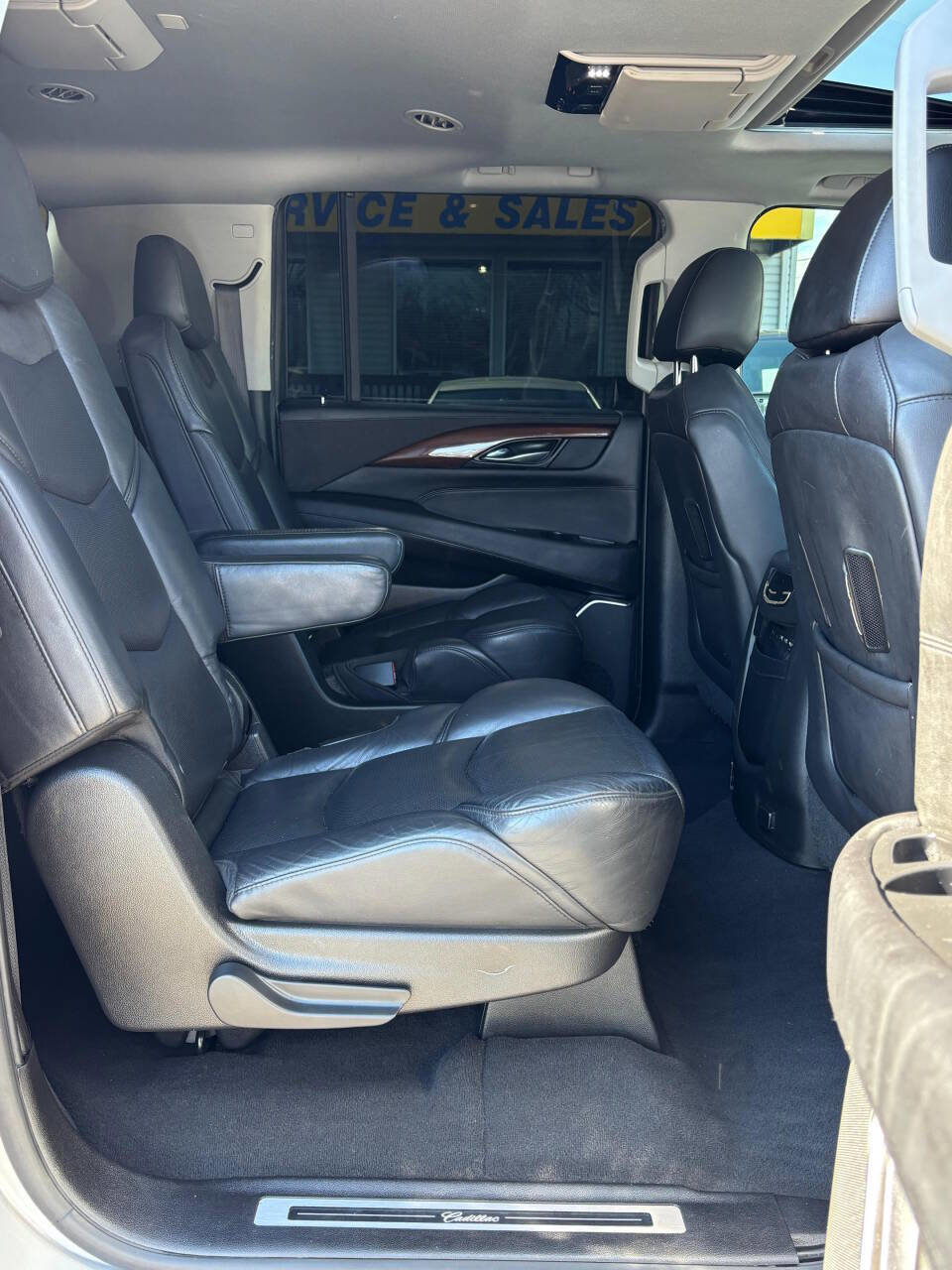 Used 2019 Cadillac Escalade ESV Luxury w/ LPO, Radiant Package image 19