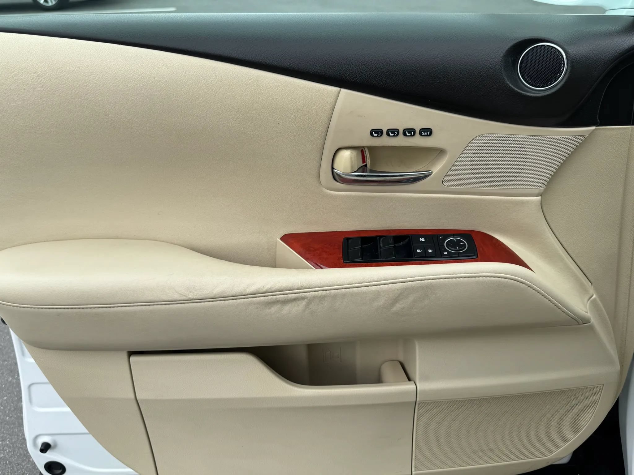Used 2010 Lexus RX 350 AWD image 9