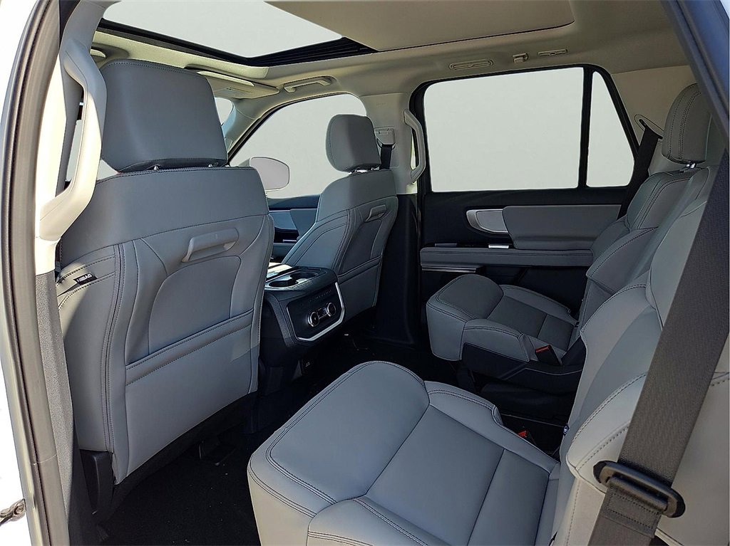 New 2025 Ford Expedition Active image 10