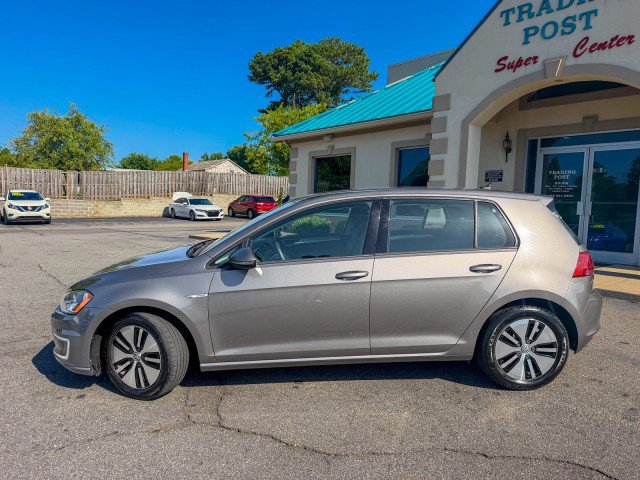 Used 2016 Volkswagen e-Golf SE FWD image 22