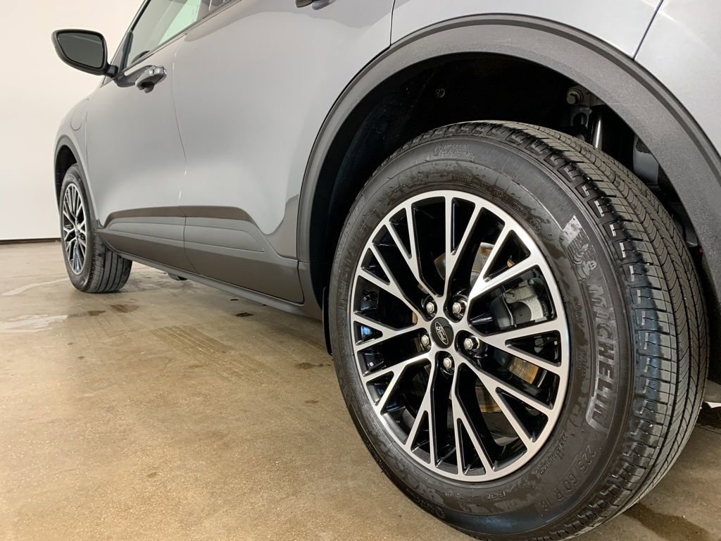 Used 2023 Ford Escape SE image 15