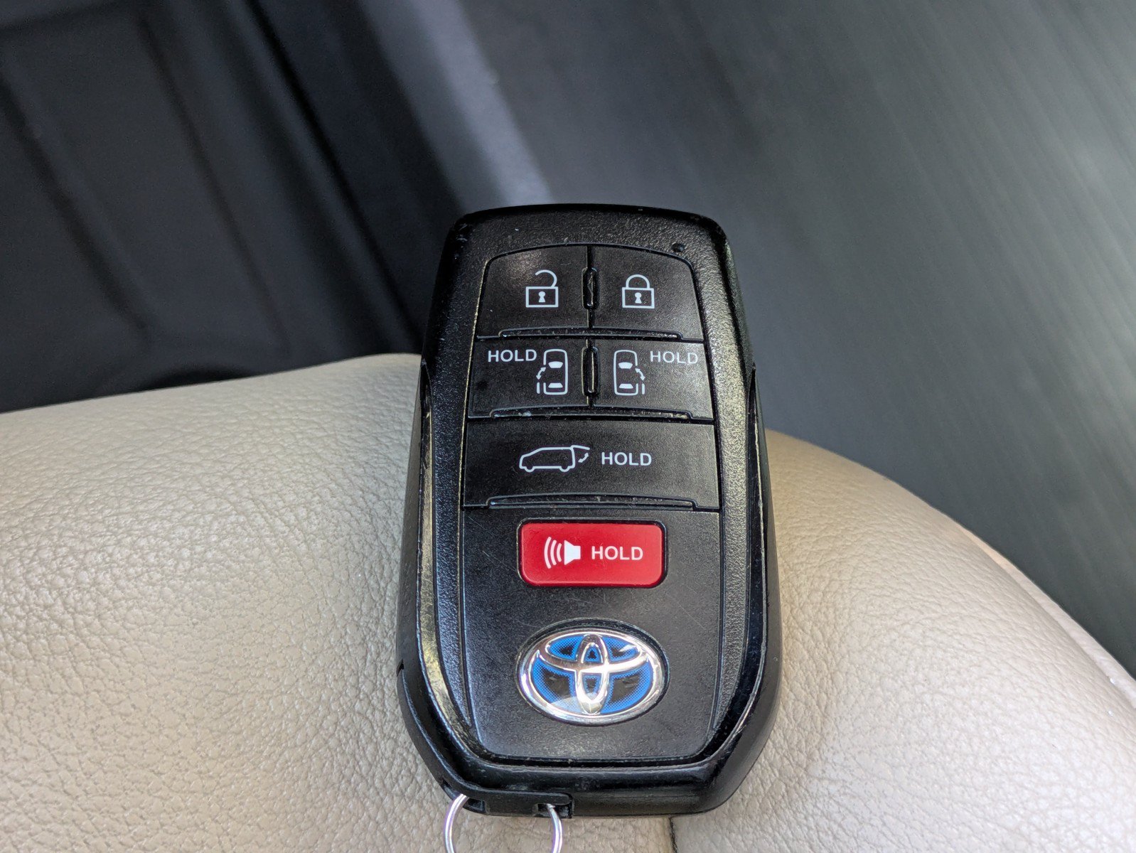 Used 2022 Toyota Sienna XLE FWD image 31