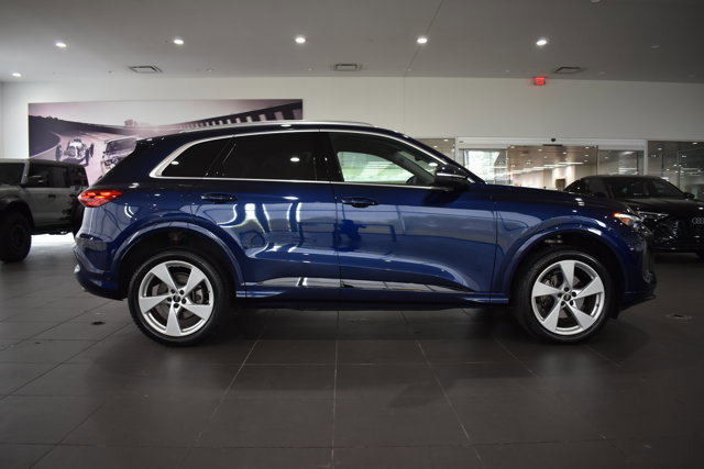 Used 2025 Audi Q5 Premium Plus w/ Premium Plus AWD/4WD image 12