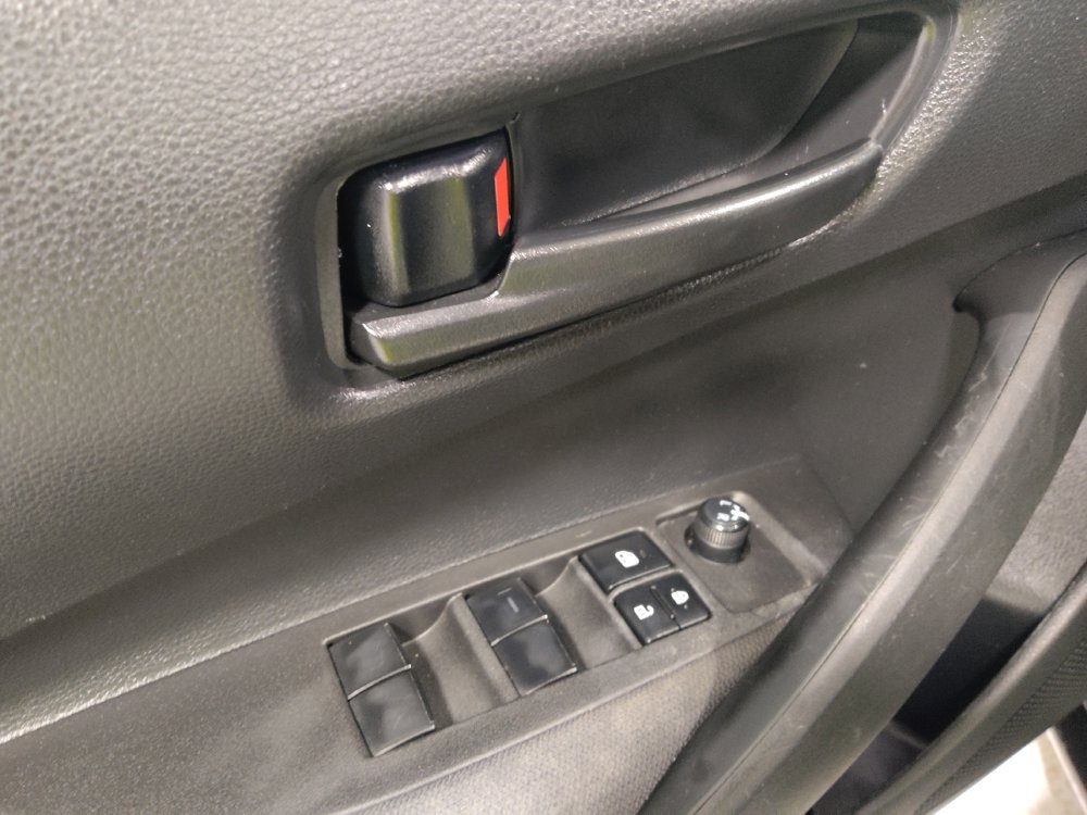 Used 2022 Toyota Corolla LE image 27