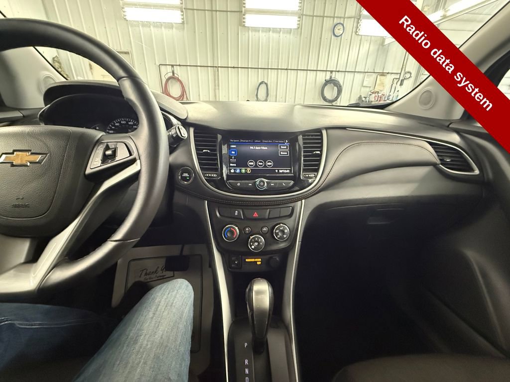 Used 2021 Chevrolet Trax LT w/ LT Convenience Package image 22