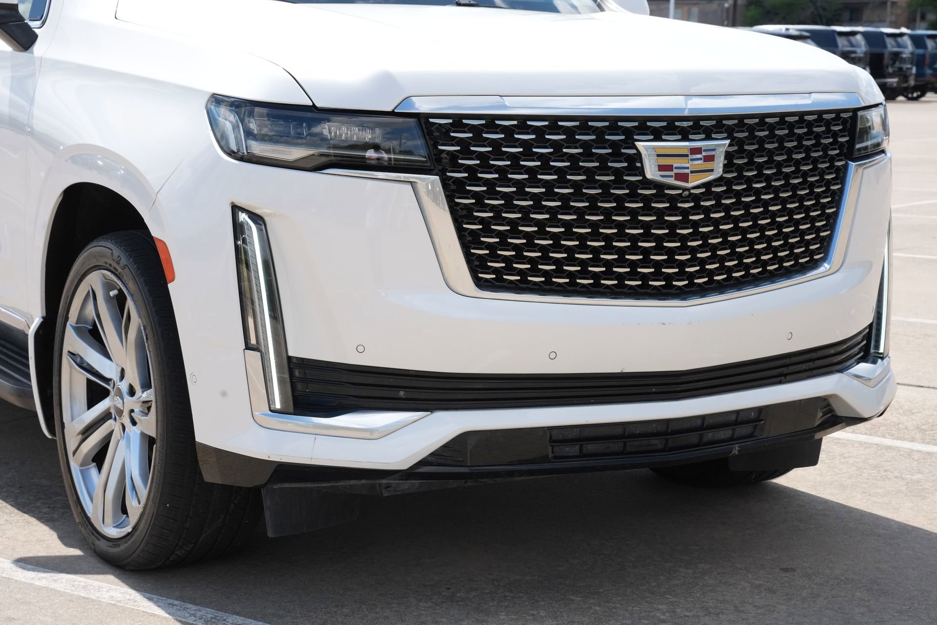 Used 2021 Cadillac Escalade ESV Premium Luxury AWD/4WD image 27