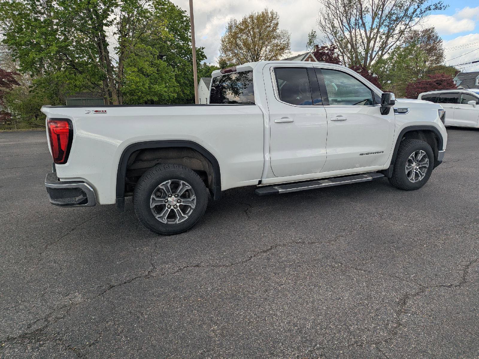 Used 2023 GMC Sierra 1500 SLE image 8