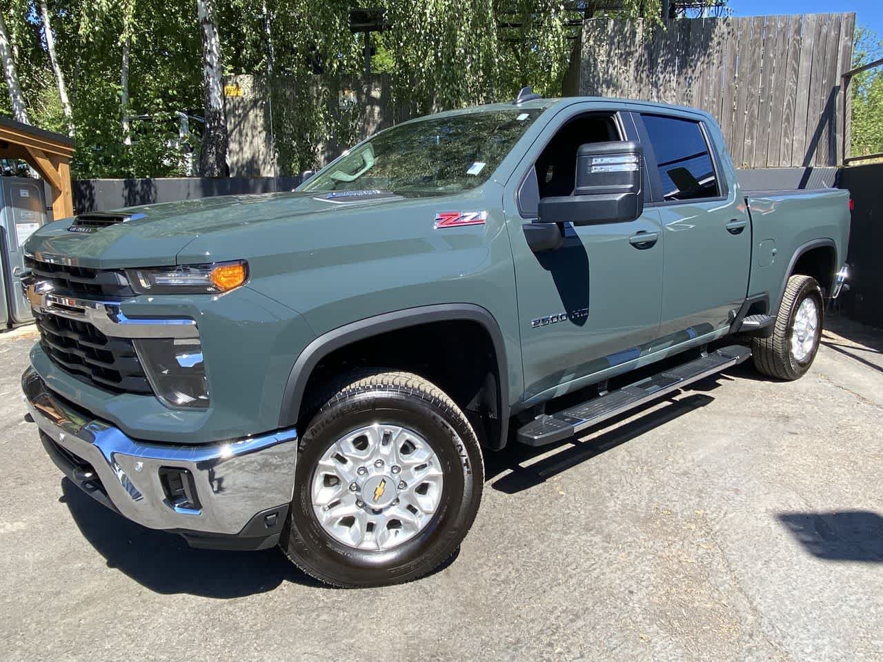 Used 2025 Chevrolet Silverado 2500 LT w/ Safety Package AWD/4WD image 1
