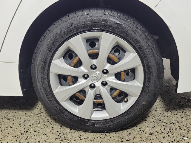 Used 2022 Toyota Corolla LE FWD image 6