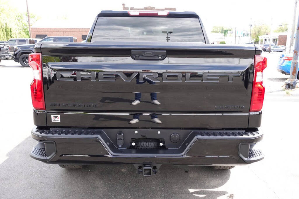 Used 2023 Chevrolet Silverado 1500 Custom w/ LPO, Dark Essentials Package AWD/4WD image 7