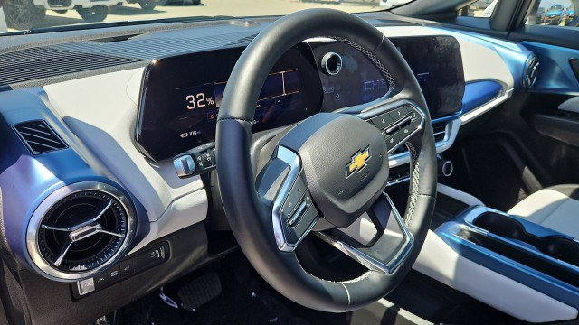 Used 2024 Chevrolet Equinox EV LT FWD image 11