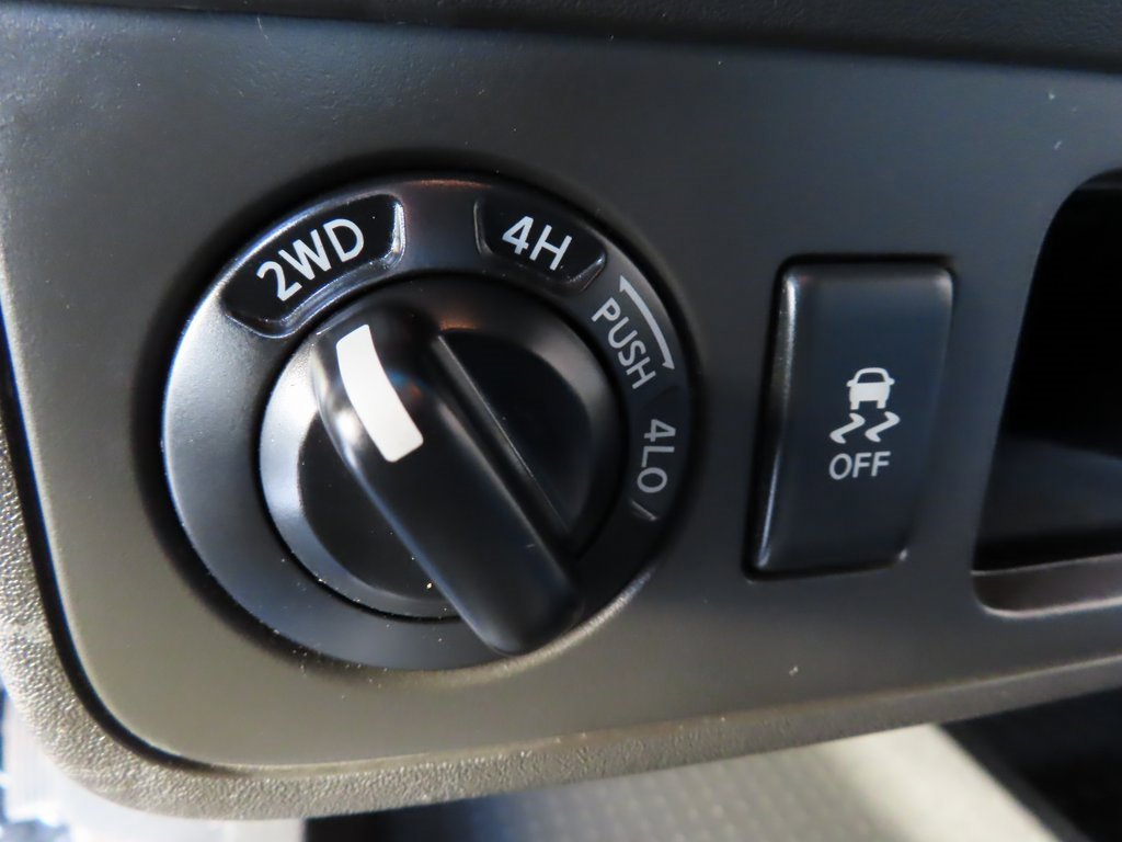 Used 2012 Nissan Frontier SV w/ SV Premium Utility Pkg image 5