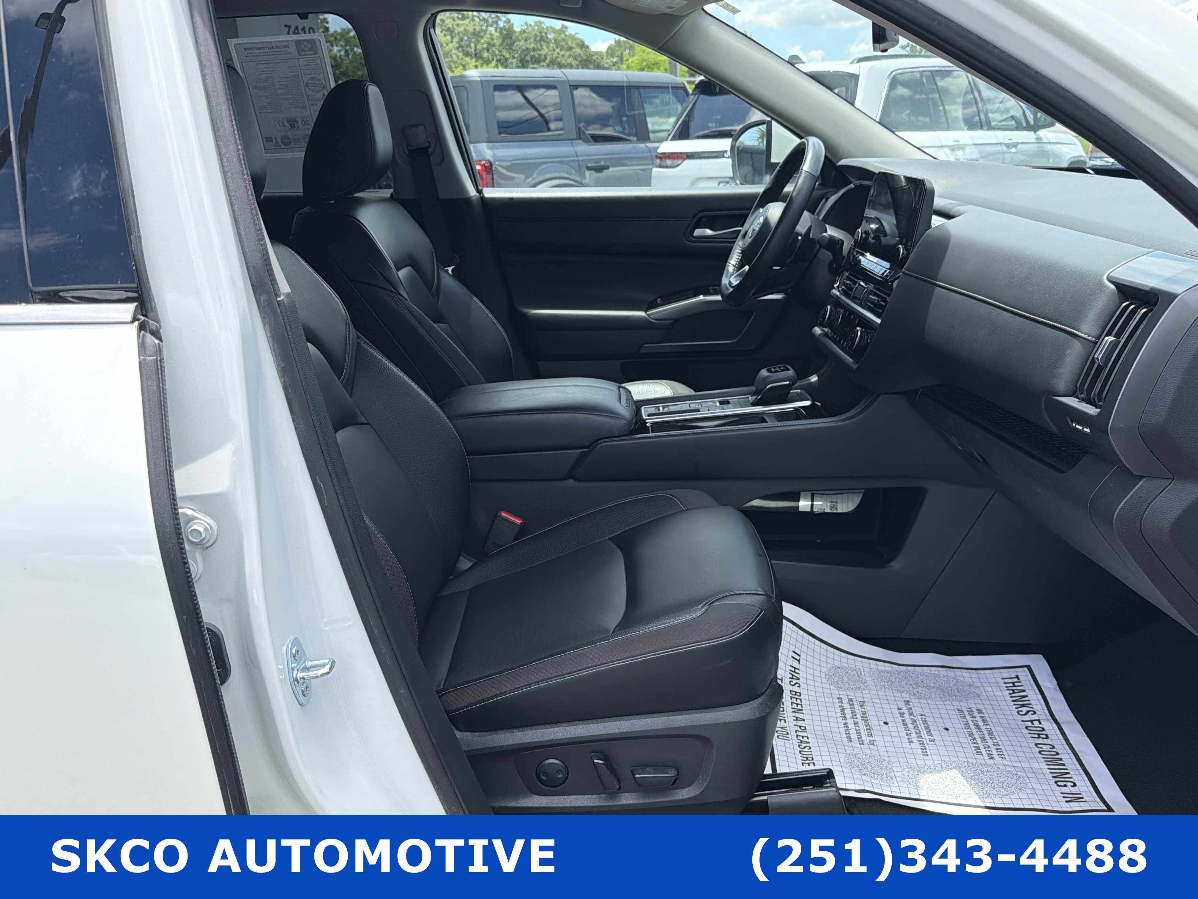 Used 2023 Nissan Pathfinder SL FWD image 13